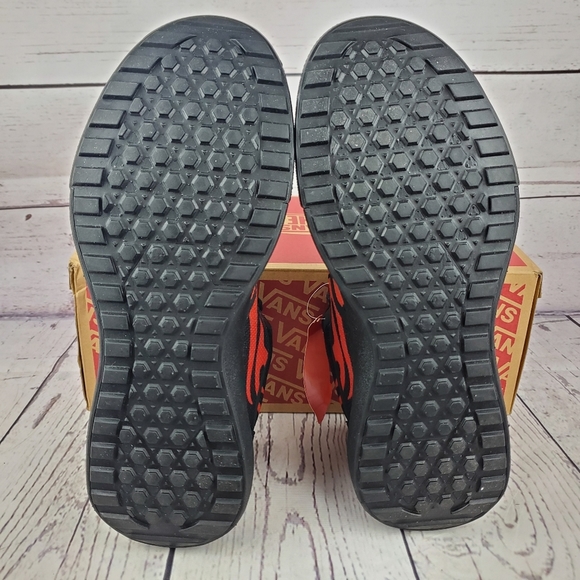 *Sold New Van's Ultrarange Rapid Black Flames - Picture 8 of 9